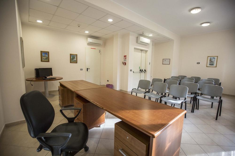 Istituto Piccole Ancelle Di Cristo Re 3*