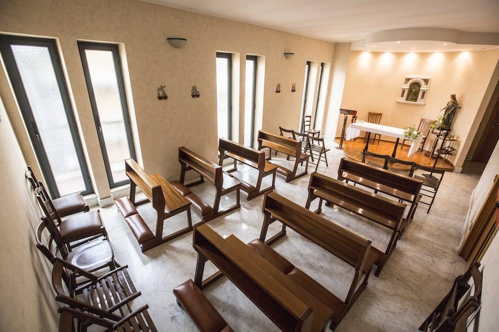 Istituto Piccole Ancelle Di Cristo Re Gasthof Rom